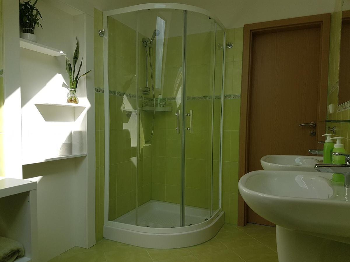 Apartman V Aleji Slavkov u Brna Bagian luar foto