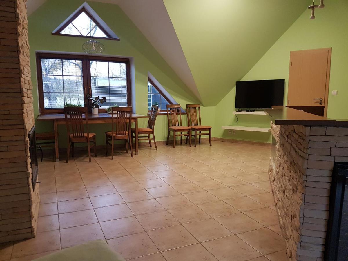 Apartman V Aleji Slavkov u Brna Bagian luar foto